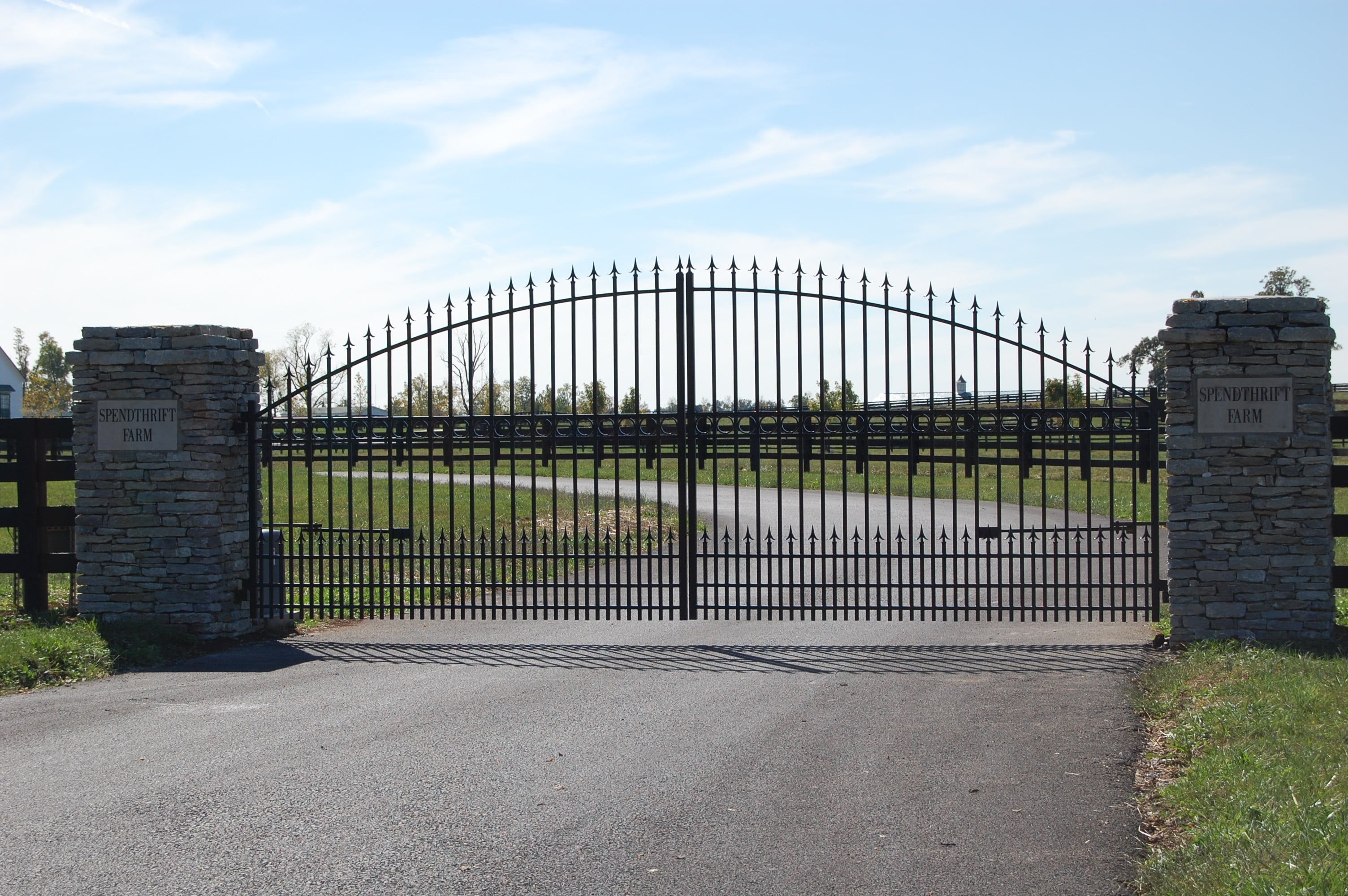 Farm Gates, Horse Barn Gates, Paddock Gates and Entrance Gates